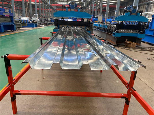Galvalume het paneelbroodje die van het hoge snelheidsdak machine 0.31mm vormen die voor Huishouden wordt gebruikt