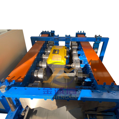 Het Comité van het kleurenstaal Bevindend Naadbroodje die het Comité vormen die van het Machinedakwerk Machine vormen