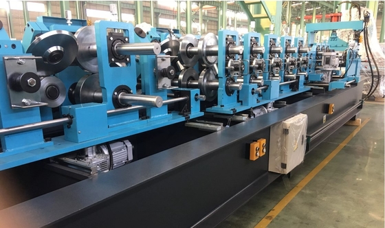 De volledig Automatische het Type van CZ rollen van de Machine0-25m/min 18 Posten van Staalpurlin