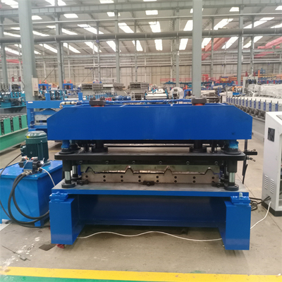 Het Staal van de metaalkleur galvaniseerde Trapezoïdaal Dakcomité Broodje Vormt Machine voor Muurcomité