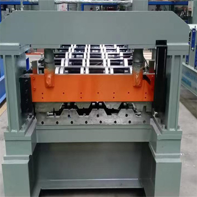 Het Broodje die van Decking van de staalvloer Bouw van het Machine de Hydraulische Scherpe Dakwerk vormen
