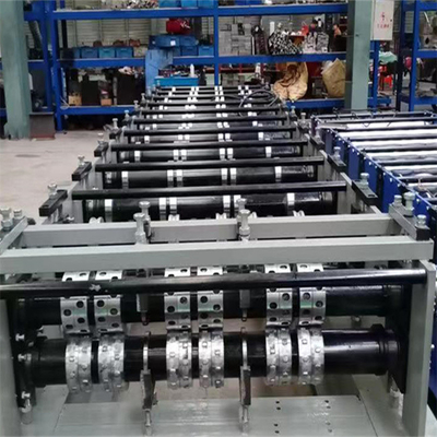 Het Broodje die van Decking van de staalvloer Bouw van het Machine de Hydraulische Scherpe Dakwerk vormen