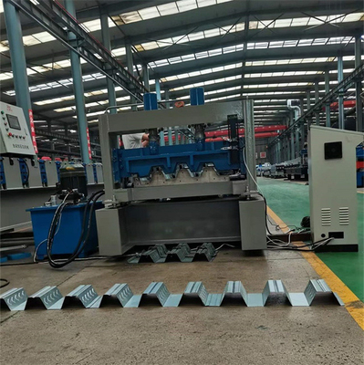 Het Broodje die van de Vloerdecking van het kleurenstaal Machine 0.81.5mm vormen Dikte