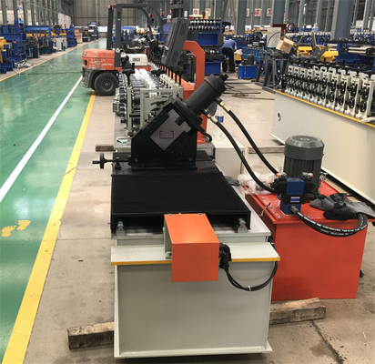 De de volledig automatische omega c-nagel van u en lijn van de spoormachine met hoge snelheid