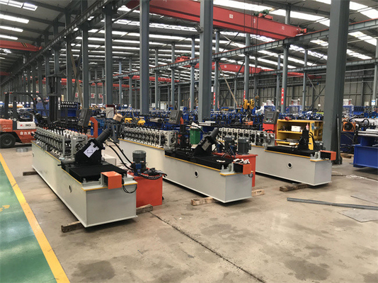 De de volledig automatische omega c-nagel van u en lijn van de spoormachine met hoge snelheid
