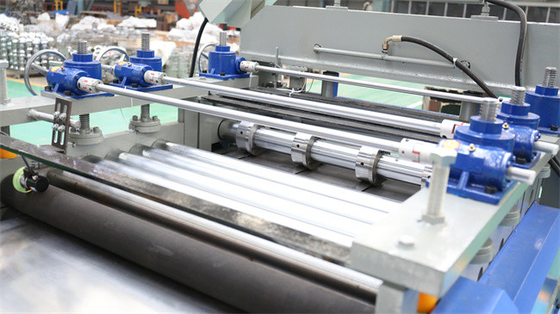 Metaalblad aan de Machine 6.5KW van de Lengtelijn voor Roestvrij staalstroken die wordt gesneden
