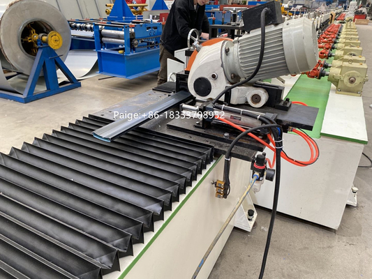 55/77/89 soorten Dubbellaagse latten pu schuim rolluik deur rolvormmachine