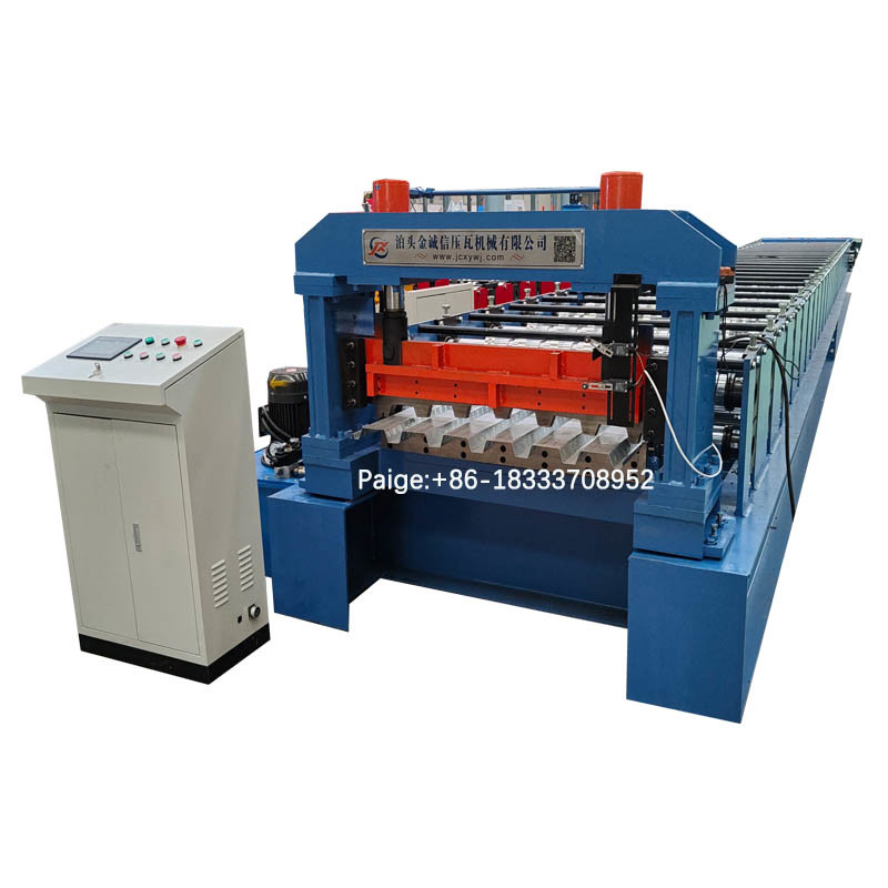 HET BROODJE DIE VAN HET METAALdek HET DEK VAN DE MACHINEvloer VORMEN WALST HET VORMEN VAN MACHINE KOUD