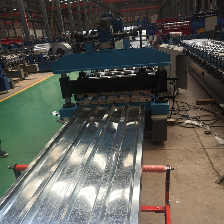 Het Staal van de metaalkleur galvaniseerde 686 Ibr Dakcomité Broodje Vormt Machine voor Bouwmaterialen