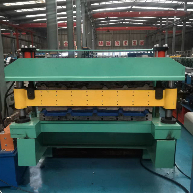 Het Bladbroodje die van de Corrugatormuur de Certificatie van van Machine15m/min Ce/ISO vormen