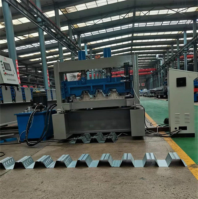 Het Broodje die van de Vloerdecking van het kleurenstaal Machine 0.81.5mm vormen Dikte