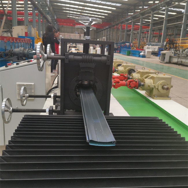 7.5kw het Broodje die van de blinddeur het Blinddeur vormen die van de Machinepu Rol Machine maken